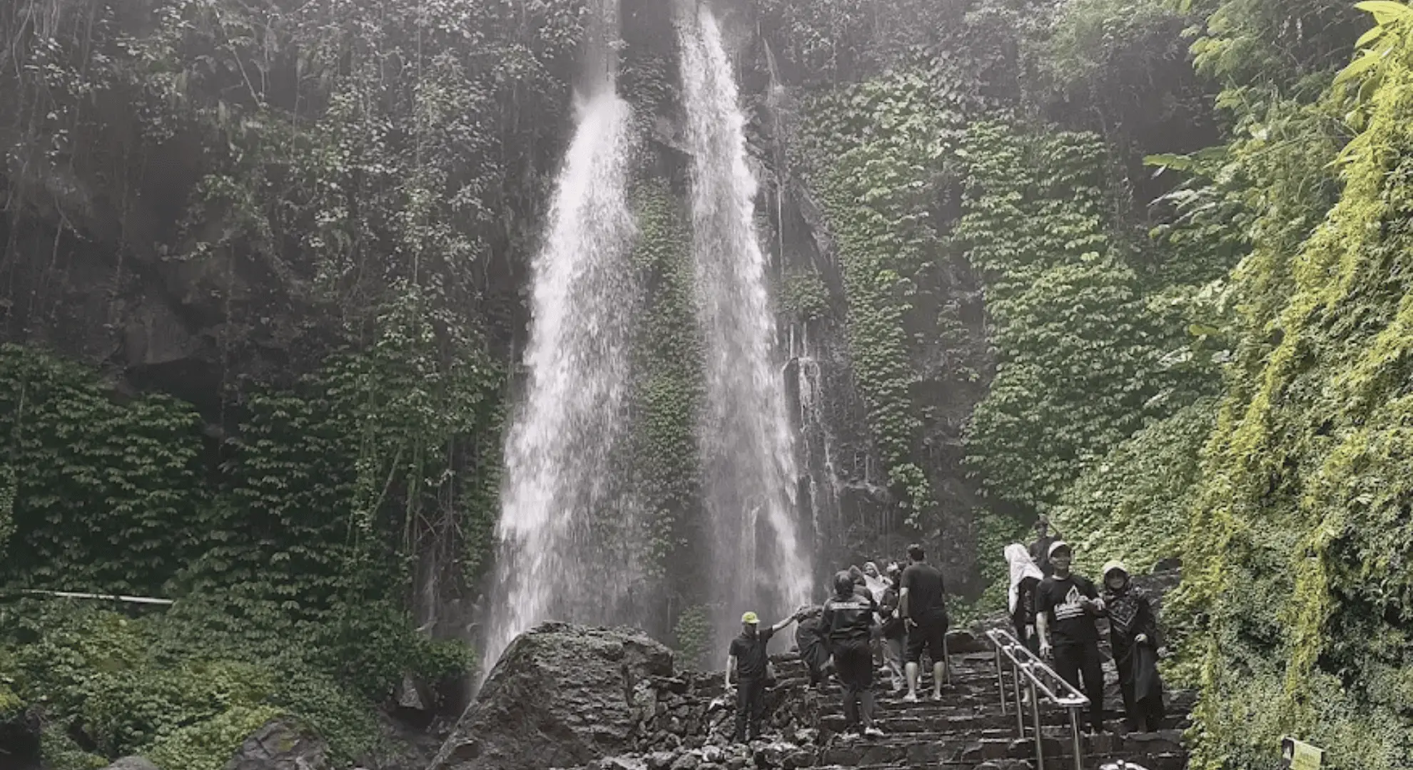 Surakarta: Palace, Waterfall & Hindu Temples